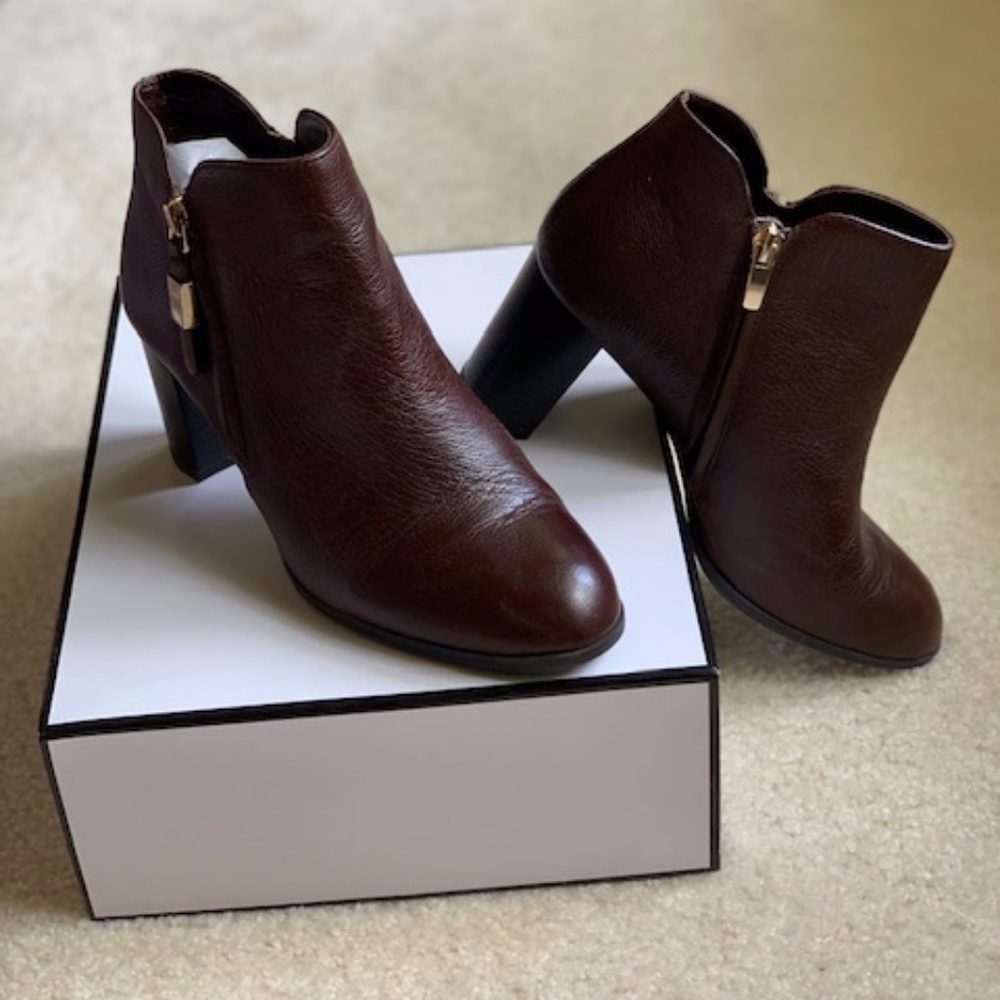 Alex Marie brown leather ankle booties brand new